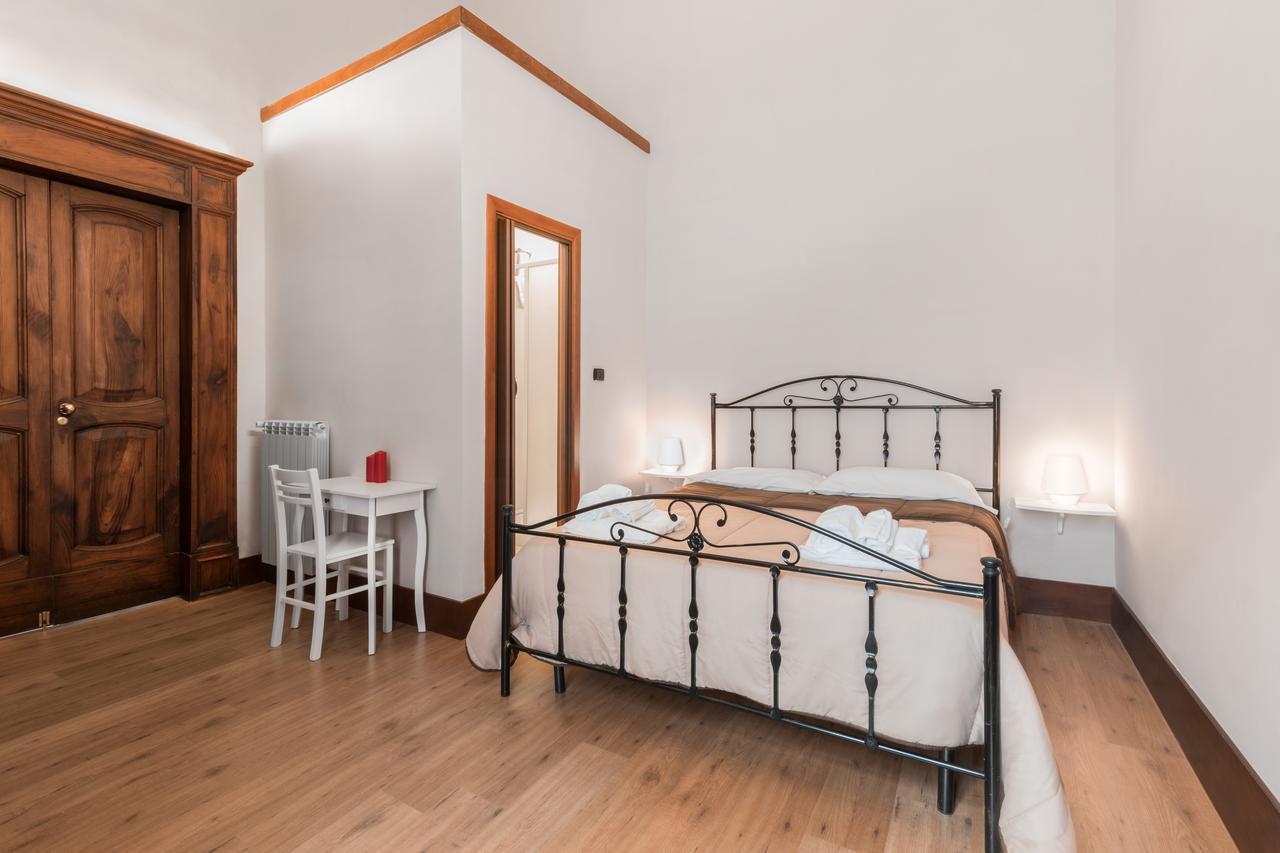 Opera Home Неаполь Екстер'єр фото
