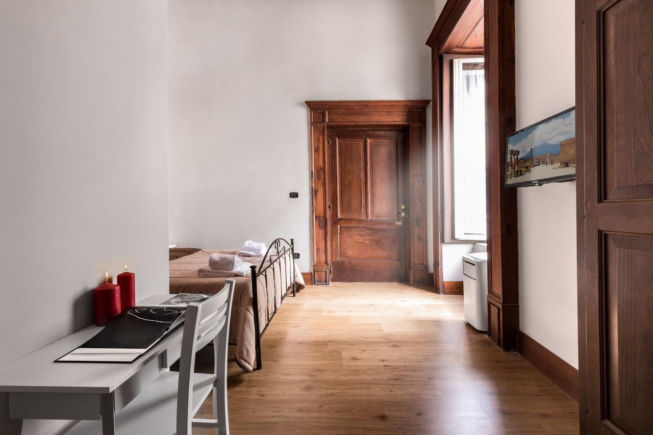 Opera Home Неаполь Екстер'єр фото