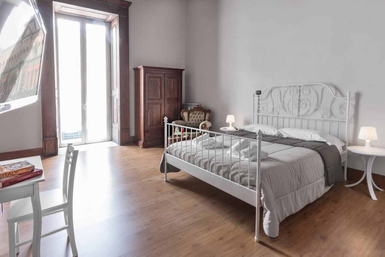 Opera Home Неаполь Екстер'єр фото