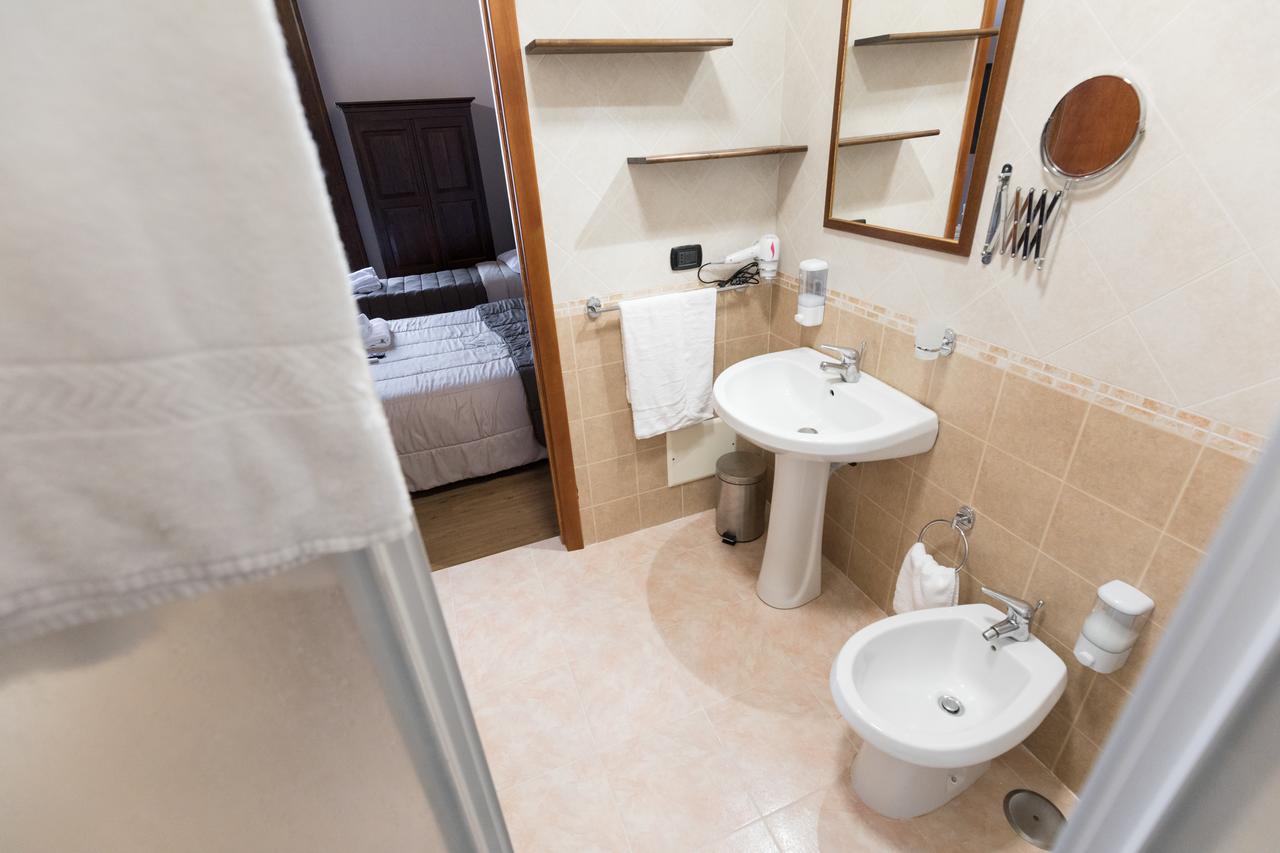 Opera Home Неаполь Екстер'єр фото