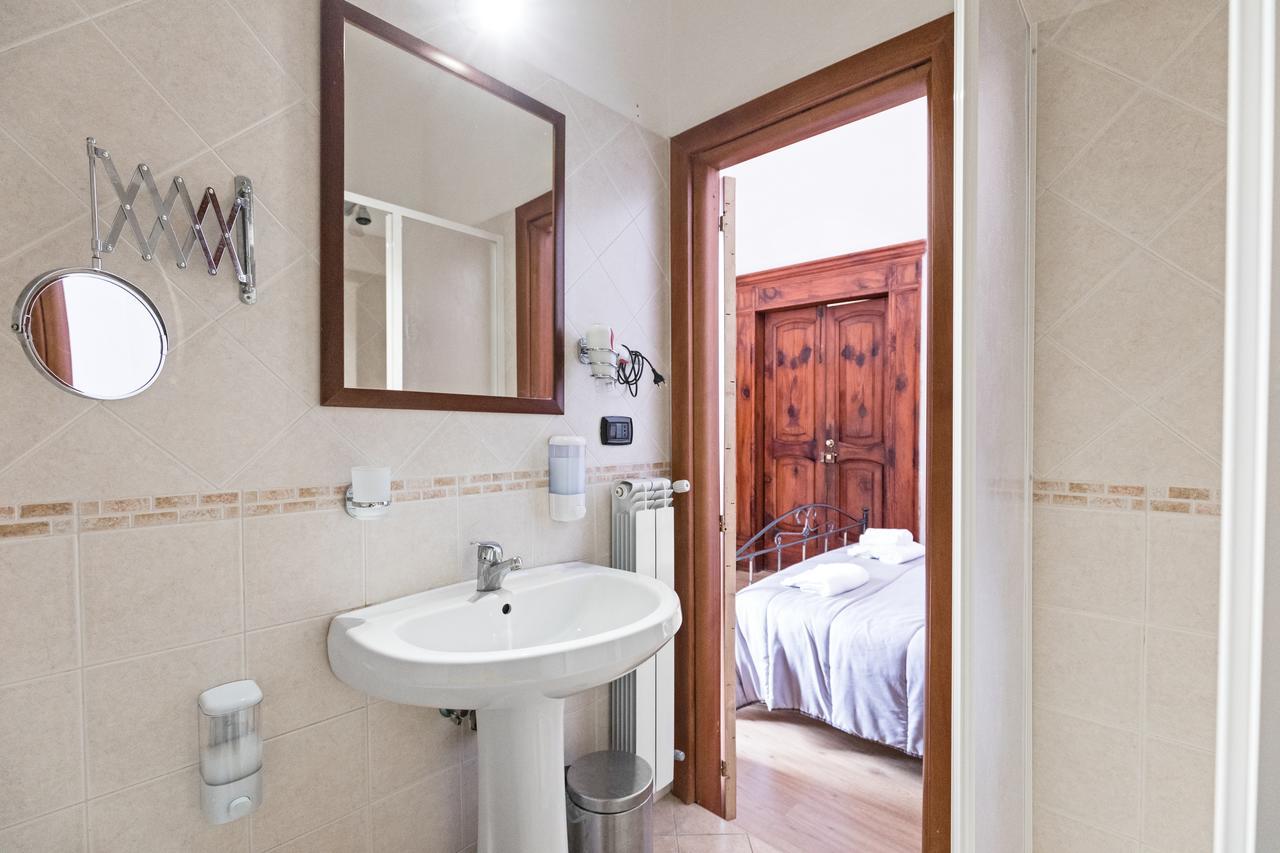 Opera Home Неаполь Екстер'єр фото