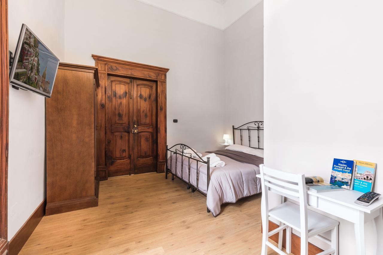 Opera Home Неаполь Екстер'єр фото